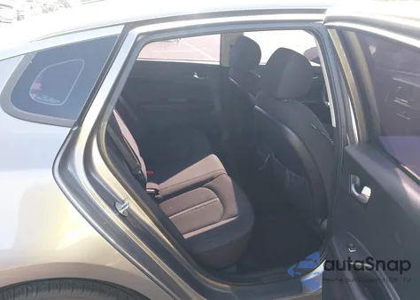 2017 Kia Optima Lx Turbo z USA, uszkodzony, nr VIN 5XXGT4L17HG148612